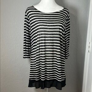 Lauren Ralph Lauren women  100% Linen.Black White Striped blouse XL.Vacation